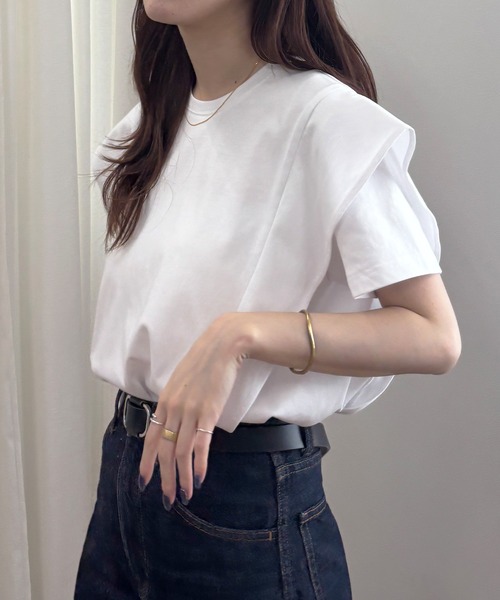 セール】【総合ランキング1位獲得】ラッフルショルダーTシャツ(chiica