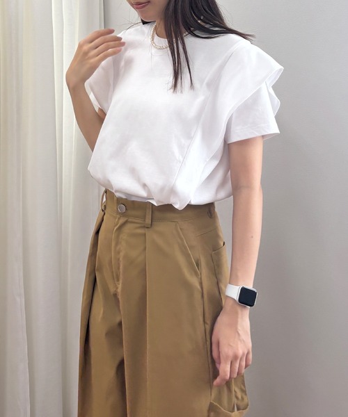 セール】【総合ランキング1位獲得】ラッフルショルダーTシャツ(chiica