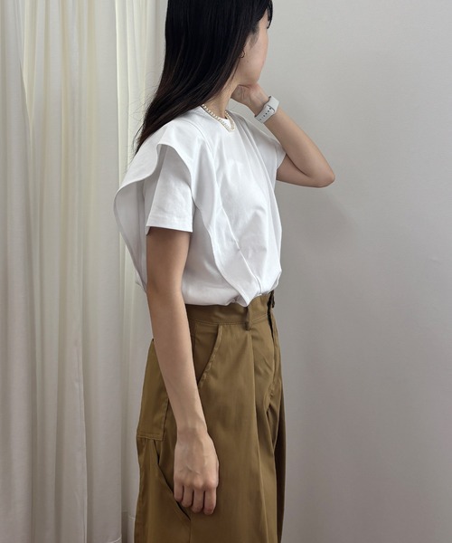 セール】【総合ランキング1位獲得】ラッフルショルダーTシャツ(chiica