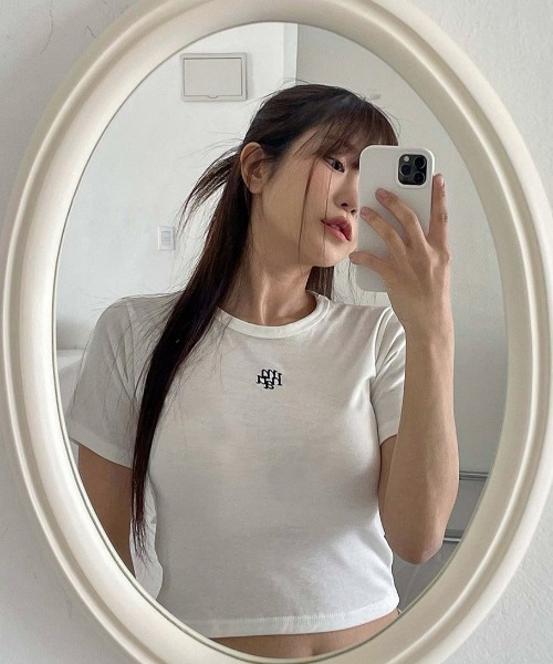 muahmuah(ムーアムーア)の「A'GEM/9 × .kom『muah muah/ムーアムーア』 SIGNATURE CROP HALF T-SHIRT/シグネチャークロップ 半袖 Tシャツ カットソー(Tシャツ/カットソー・レディース・ホワイト/ブラック・FREE)」の13枚目の写真