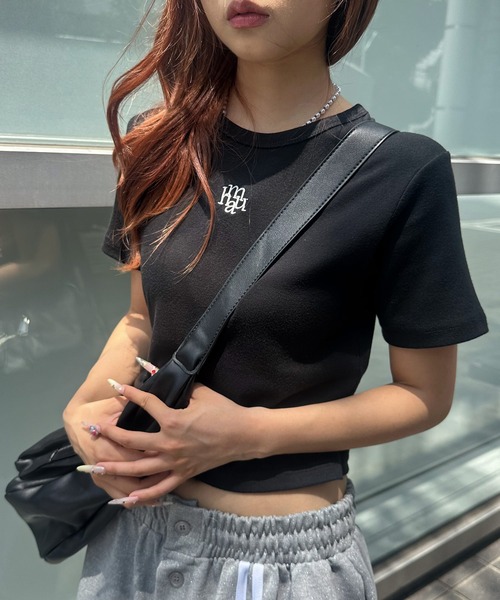 muahmuah(ムーアムーア)の「A'GEM/9 × .kom『muah muah/ムーアムーア』 SIGNATURE CROP HALF T-SHIRT/シグネチャークロップ 半袖 Tシャツ カットソー(Tシャツ/カットソー・レディース・ホワイト/ブラック・FREE)」の16枚目の写真