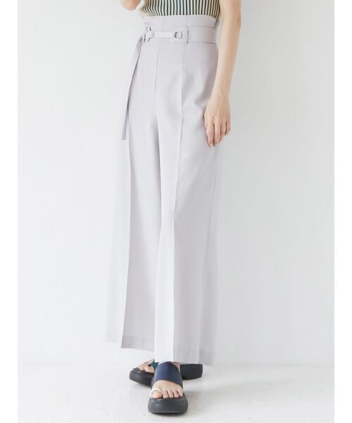 MURUA（ムルーア）の「ナローベルトワイドパンツ（その他パンツ・レディース・グリーン/ライトグレー・2/1）」の3枚目の写真