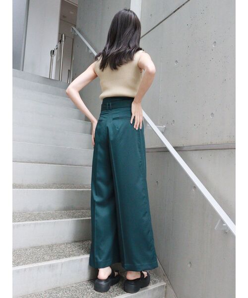 MURUA（ムルーア）の「ナローベルトワイドパンツ（その他パンツ・レディース・グリーン/ライトグレー・2/1）」の11枚目の写真