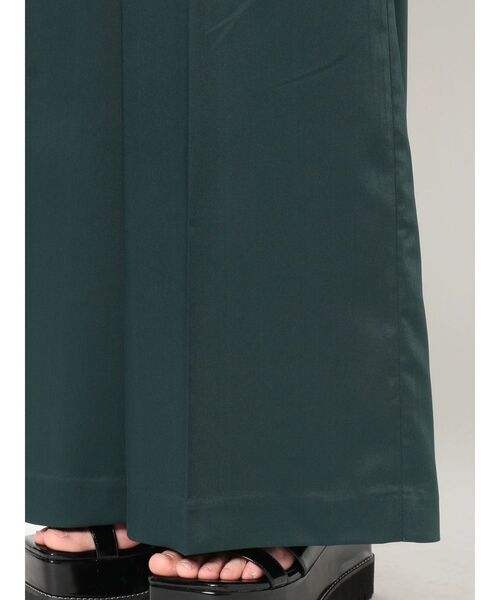 MURUA（ムルーア）の「ナローベルトワイドパンツ（その他パンツ・レディース・グリーン/ライトグレー・2/1）」の20枚目の写真