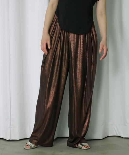 Ezick（エジック）の「Stripe glitter トロミワイドパンツ（その他パンツ・レディース・ブラウン/オリーブ/ホワイトゴールド・FREE）」の2枚目の写真