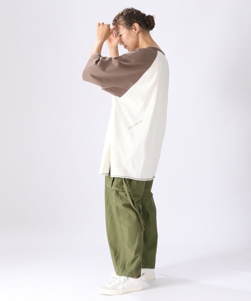 niko and...（ニコアンド）の「カットアウトラグランBIGTシャツ（Tシャツ/カットソー・レディース・ブラック/ブラウン/グリーン・FREE）」の5枚目の写真