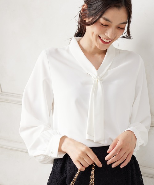 ブラウス シャツ パール付き ボウタイブラウス レディース Honeys（ハニーズ）の「パール付ボウタイブラウス（シャツ