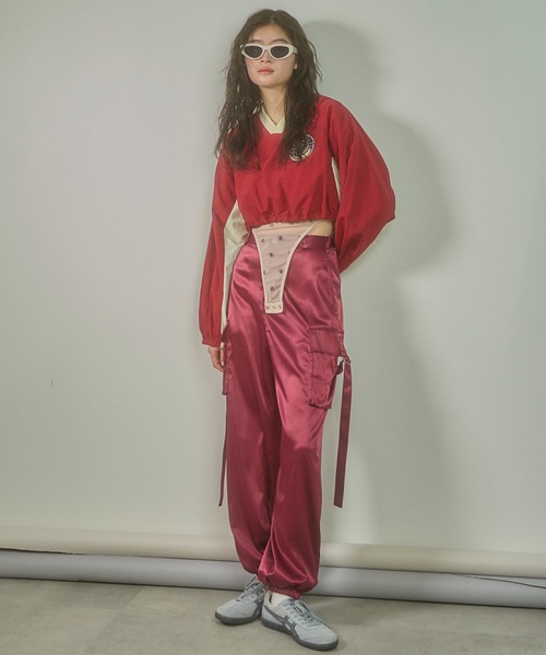 VIOLETTA(ヴィオレッタ)の「グロッシーカーゴパンツ(カーゴパンツ・レディース・ブラック/シルバー/ピンク/ホワイト/レッド・S/M)」の8枚目の写真