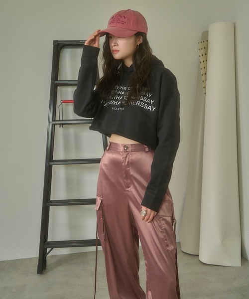 VIOLETTA(ヴィオレッタ)の「グロッシーカーゴパンツ(カーゴパンツ・レディース・ブラック/シルバー/ピンク/ホワイト/レッド・S/M)」の12枚目の写真