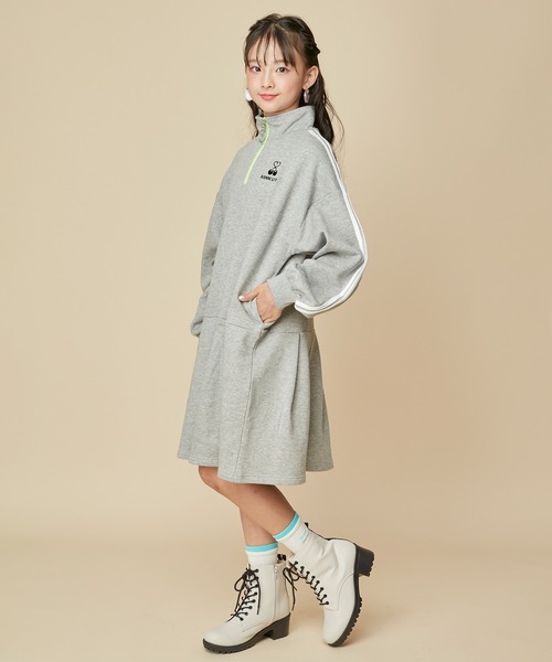 JENNI love（ジェニィラブ）の「【再入荷】【コットン100％】ハーフZIPそでラインワンピ（ワンピース・キッズ・ブラック/ブルー/グレー・130cm/140cm/150cm/160cm）」の8枚目の写真