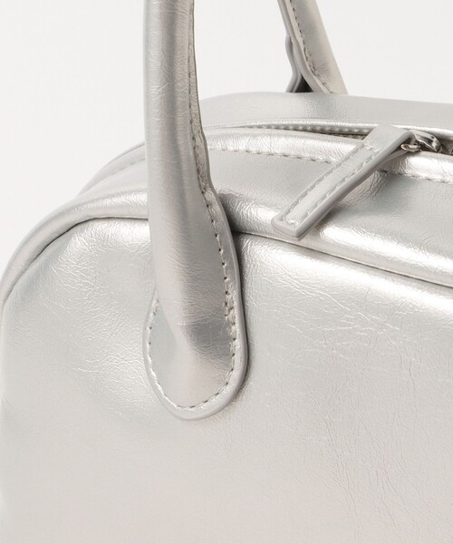 BEAMS HEART（ビームスハート）の「BEAMS HEART / フェイクレザー ボストンバッグ（ボストンバッグ・レディース・シルバー/ブラック・ONE SIZE）」の14枚目の写真