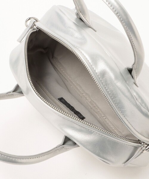 BEAMS HEART（ビームスハート）の「BEAMS HEART / フェイクレザー ボストンバッグ（ボストンバッグ・レディース・シルバー/ブラック・ONE SIZE）」の16枚目の写真