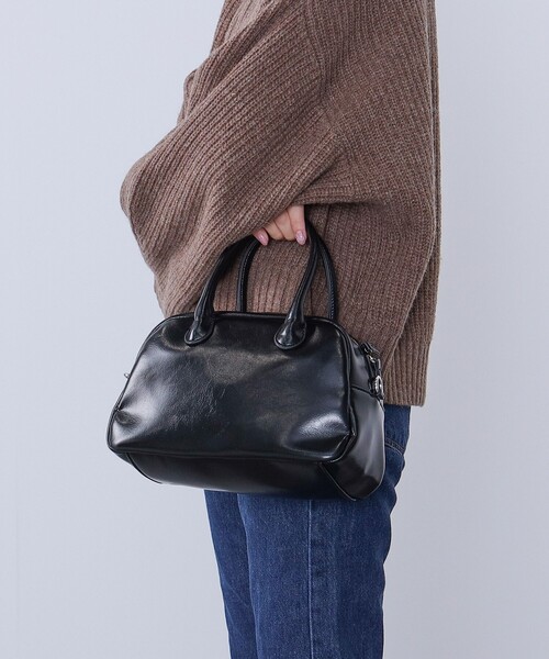 BEAMS HEART（ビームスハート）の「BEAMS HEART / フェイクレザー ボストンバッグ（ボストンバッグ・レディース・シルバー/ブラック・ONE SIZE）」の2枚目の写真