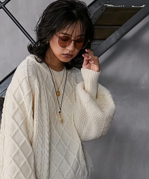 GEVS.(ジェイヴィス)の「<大きいサイズ> ボリュームスリーブケーブルニットプルオーバー GEVS.(ニット/セーター・レディース・オレンジ/ブラック/ブルー/アイボリー・L/LL/3L/4L/5L)」の6枚目の写真