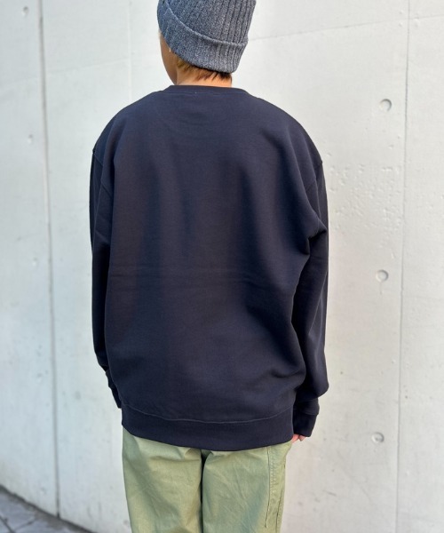 SNOOPY×OLD BETTY'S（スヌーピーカケルオールドベティーズ）の「スヌーピー【SNOOPY】Crew Neck Sweat (SMAK!柄)（スウェット・レディース・ネイビー・M）」の2枚目の写真