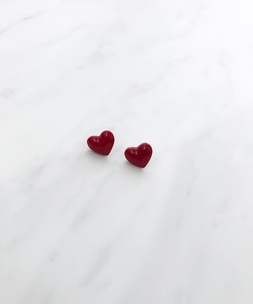 TIMELESS&THREE（タイムレスアンドスリー）の「ハートスタッズピアス（ピアス（両耳用）・レディース・ブラック/レッド・FREE）」の5枚目の写真