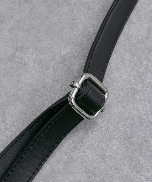 Lui's（ルイス）の「シンセティックレザーバナナショルダーバッグ（ショルダーバッグ・メンズ・ブラック・FREE）」の7枚目の写真