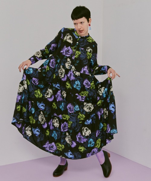 manana suerte(マニャーナスエルテ)の「オリジナルプリント ローズ柄ティアードワンピース(ワンピース・レディース・その他1・FREE)」の5枚目の写真