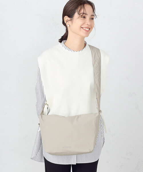 MONO　COMME CA（モノコムサ）の「ギャザーショルダー（ショルダーバッグ・レディース・オフホワイト/ブラック/ライトグレー/ピンク・FREE）」の3枚目の写真