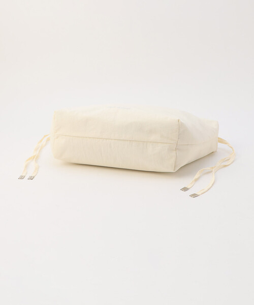 MONO　COMME CA（モノコムサ）の「ギャザーショルダー（ショルダーバッグ・レディース・オフホワイト/ブラック/ライトグレー/ピンク・FREE）」の7枚目の写真