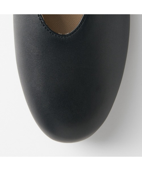 無印良品(ムジルシリョウヒン)の「婦人 疲れにくい レザー深履きシューズ(その他シューズ・レディース・オフホワイト/ブラック・24.0cm/23.5cm/23.0cm/22.5cm/25.0cm/24.5cm)」の14枚目の写真