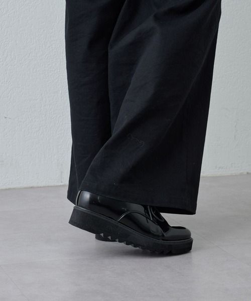 COLONY 2139（コロニートゥーワンスリーナイン）の「シャークソールレースアップシューズ（ドレスシューズ・メンズ・ブラック・LARGE/MEDIUM）」の5枚目の写真