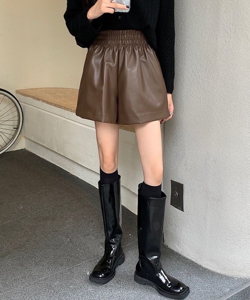 shopnikoniko（ショップニコニコ）の「合成皮革 ハイウエスト ショートパンツ（その他パンツ・レディース・ブラウン/ブラック・フリー）」の14枚目の写真