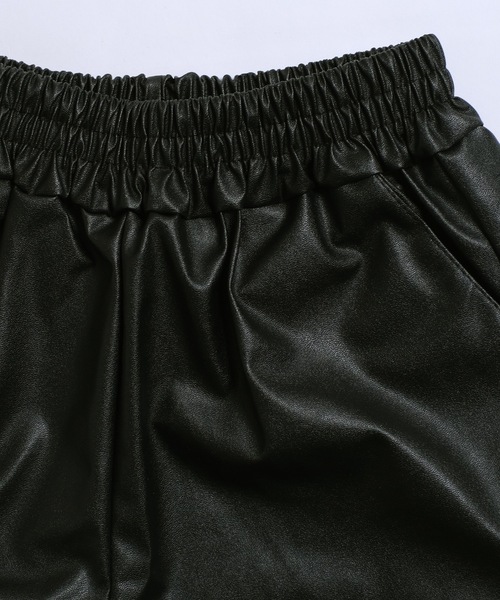shopnikoniko（ショップニコニコ）の「合成皮革 ハイウエスト ショートパンツ（その他パンツ・レディース・ブラウン/ブラック・フリー）」の19枚目の写真