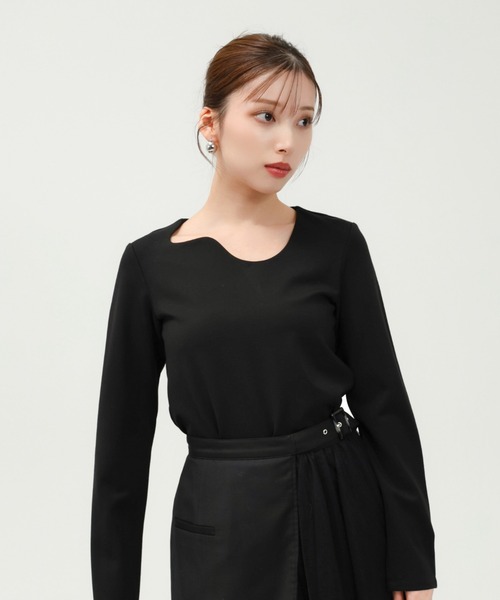 LEANN MOMENT(リーンモーメント)の「Curve neck tops(Tシャツ/カットソー・レディース・ホワイト/ブラック・フリー)」の3枚目の写真