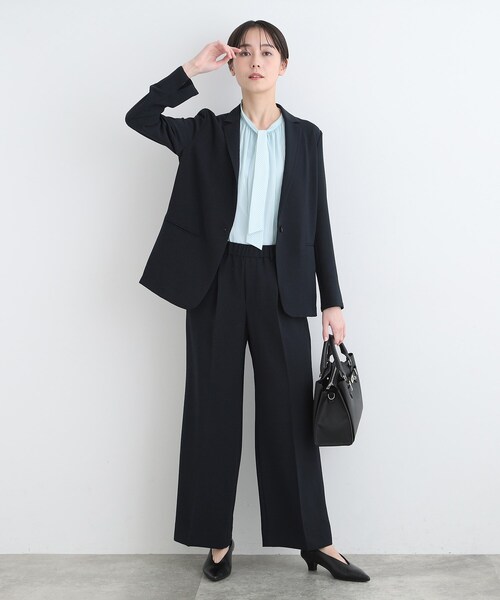 INDIVI（インディヴィ）の「◆【こなれSETUP／洗える】センタープレス ワイドパンツ（スーツパンツ・レディース・ナチュラル/ブラック/ブラウン系その他/サックスブルー/ネイビー・05/13/15 /34/36/38/40/12/42/07/19/17/03）」の15枚目の写真