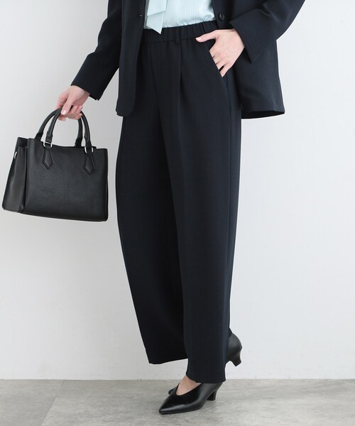 INDIVI（インディヴィ）の「◆【こなれSETUP／洗える】センタープレス ワイドパンツ（スーツパンツ・レディース・ナチュラル/ブラック/ブラウン系その他/サックスブルー/ネイビー・05/13/15 /34/36/38/40/12/42/07/19/17/03）」の17枚目の写真