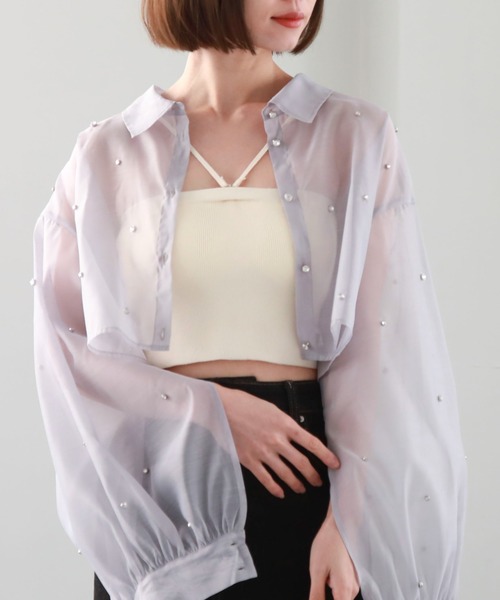 archives(アルシーヴ)の「ビジューシアーショートシャツ(シャツ/ブラウス・レディース・オフホワイト/グレー/ブラック/ピンク・MEDIUM)」の4枚目の写真