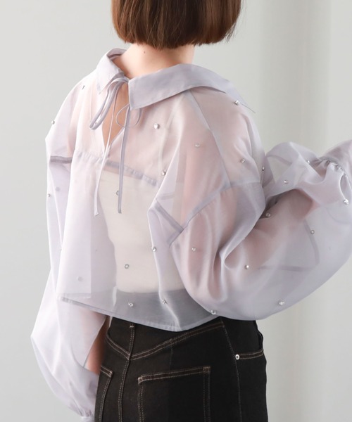 archives(アルシーヴ)の「ビジューシアーショートシャツ(シャツ/ブラウス・レディース・オフホワイト/グレー/ブラック/ピンク・MEDIUM)」の15枚目の写真