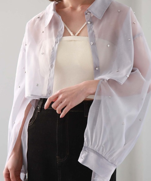 archives(アルシーヴ)の「ビジューシアーショートシャツ(シャツ/ブラウス・レディース・オフホワイト/グレー/ブラック/ピンク・MEDIUM)」の18枚目の写真