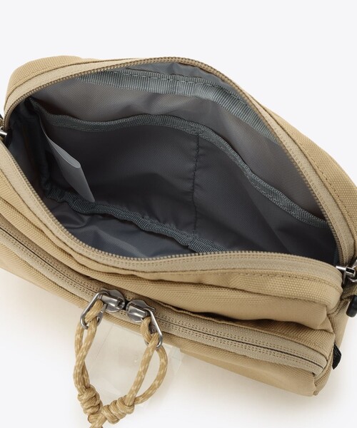 Columbia（コロンビア）の「Columbia／プライスストリーム ショルダーケース／コロンビア／撥水／ミニショルダー（ショルダーバッグ・レディース・ブラック/グリーン/レッド/ブルー/アッシュ/ライム/ピンク/ネイビー/ベージュ・ONE SIZE）」の15枚目の写真