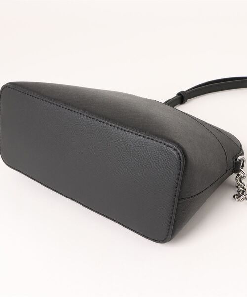 MICHAEL KORS（マイケルコース）の「JET SET TRAVEL ドーム クロスボディ ミディアム（ショルダーバッグ・レディース・ブラック・FREE）」の2枚目の写真