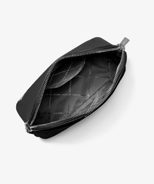 MICHAEL KORS（マイケルコース）の「JET SET TRAVEL ドーム クロスボディ ミディアム（ショルダーバッグ・レディース・ブラック・FREE）」の6枚目の写真