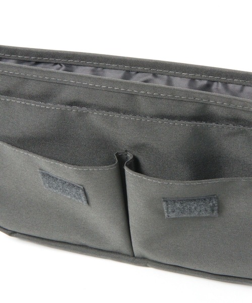 LAKOLE（ラコレ）の「ポータブルケース(A5) / 110447（PC・タブレットケース・レディース・チャコール/アイボリー・FREE）」の11枚目の写真