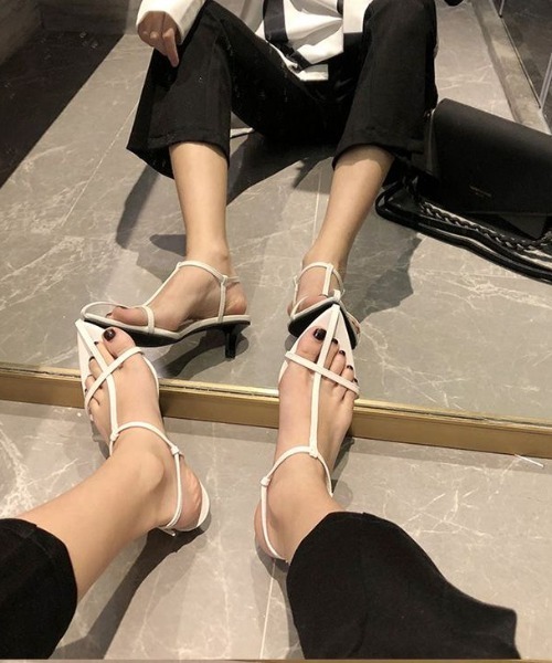 AMELY（エミリー）の「ナローストラップポインテッドトゥサンダル（サンダル・レディース・ブラック/レッド/ホワイト・35/36/37/38/39）」の22枚目の写真