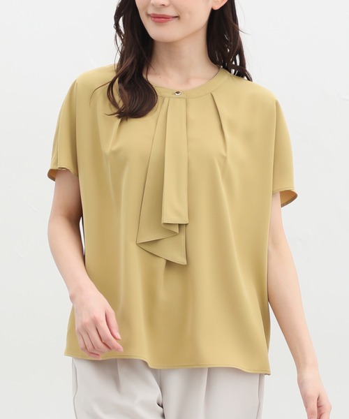 Honeys(ハニーズ)の「フレンチボウタイブラウス(シャツ/ブラウス・レディース・ホワイト/ネイビー/マスタード/グリーン/ライトグレー/ホワイト×ブラック・S/M/L/LL/3L)」の6枚目の写真