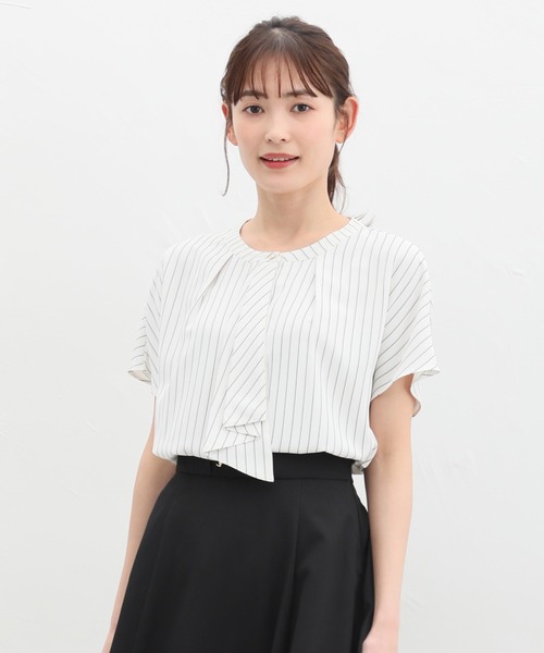 Honeys(ハニーズ)の「フレンチボウタイブラウス(シャツ/ブラウス・レディース・ホワイト/ネイビー/マスタード/グリーン/ライトグレー/ホワイト×ブラック・S/M/L/LL/3L)」の11枚目の写真