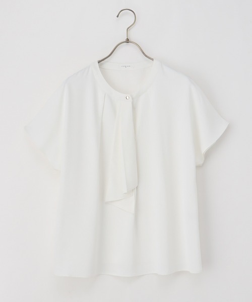 Honeys(ハニーズ)の「フレンチボウタイブラウス(シャツ/ブラウス・レディース・ホワイト/ネイビー/マスタード/グリーン/ライトグレー/ホワイト×ブラック・S/M/L/LL/3L)」の12枚目の写真