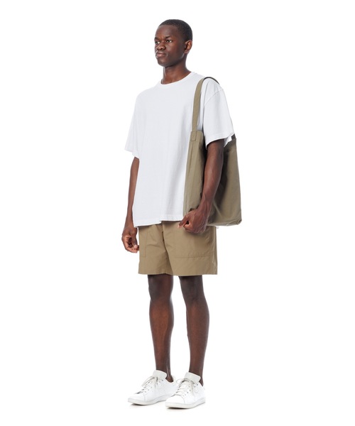 DAILY STANDARD by SANDINISTA（デイリースタンダードバイサンディニスタ）の「KONBU Nylon Shoulder Bag / 軽量撥水自立型ショルダーバッグ（ショルダーバッグ・メンズ・オフホワイト/オレンジ/オリーブ/ブラック・FREE）」の17枚目の写真