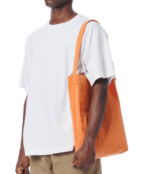 DAILY STANDARD by SANDINISTA（デイリースタンダードバイサンディニスタ）の「KONBU Nylon Shoulder Bag / 軽量撥水自立型ショルダーバッグ（ショルダーバッグ・メンズ・オフホワイト/オレンジ/オリーブ/ブラック・FREE）」の22枚目の写真