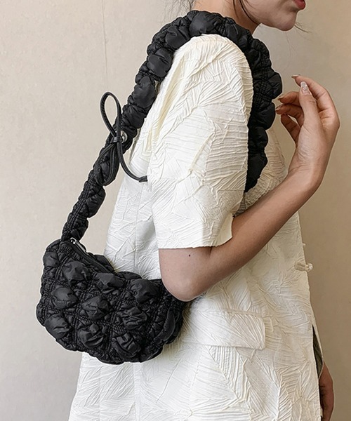 STYLEBLOCK(スタイルブロック)の「ポップコーン生地ミニショルダーバッグ(ショルダーバッグ・レディース・パープル/ピンク/ブルー/ホワイト/ブラック・FREE)」の2枚目の写真