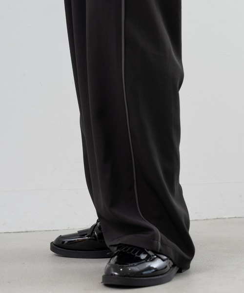 refinedworks（リファインドワークス）の「【refinedworks】 着心地の良いドライ質感のパイピングパンツ（その他パンツ・レディース・ブラウン/グレー/ブラック・FREE）」の9枚目の写真