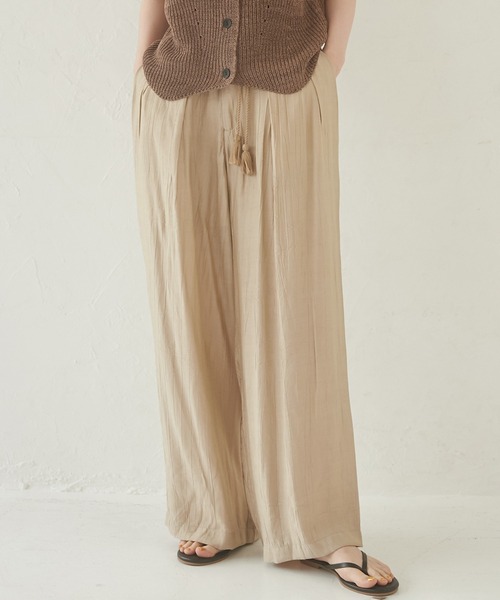 hunch（ハンチ）の「接触冷感タックストレートパンツ（その他パンツ・レディース・ブラック/カーキブラウン/サンドベージュ・FREE）」の3枚目の写真