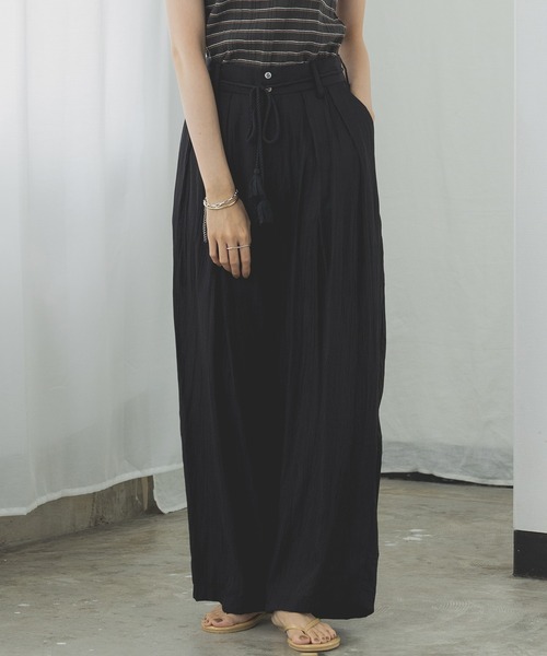 hunch（ハンチ）の「接触冷感タックストレートパンツ（その他パンツ・レディース・ブラック/カーキブラウン/サンドベージュ・FREE）」の6枚目の写真