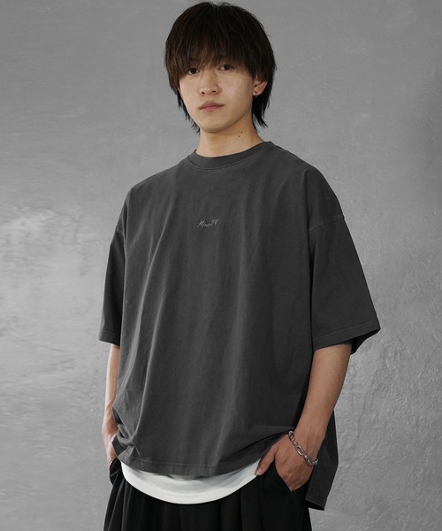 MinoriTY(マイノリティ)の「【MinoriTY】ヴィンテージロゴ刺繍Tシャツ 半袖TEE メンズ カットソー ビッグシルエット オーバーサイズ ルーズフィット 夏服(Tシャツ/カットソー・メンズ・ブラック/ブルー・S/L/M)」の1枚目の写真
