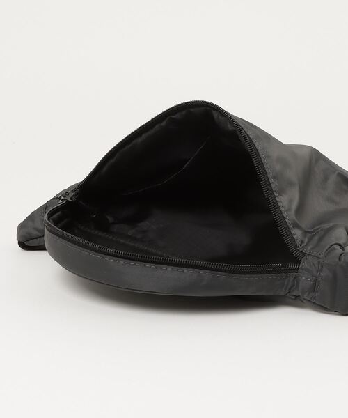 Flowering（フラワーリング）の「I'M DORAEMON/ボディバッグ（ボディ